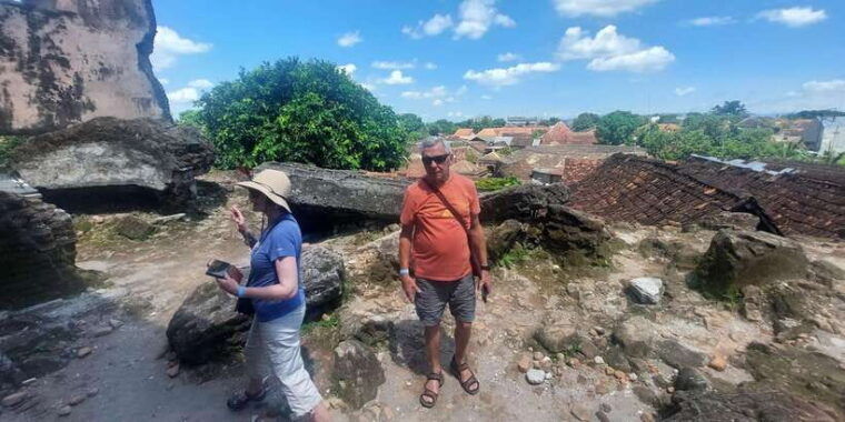 taman-sari-water-castle-sultan-palace-local-food-tasting