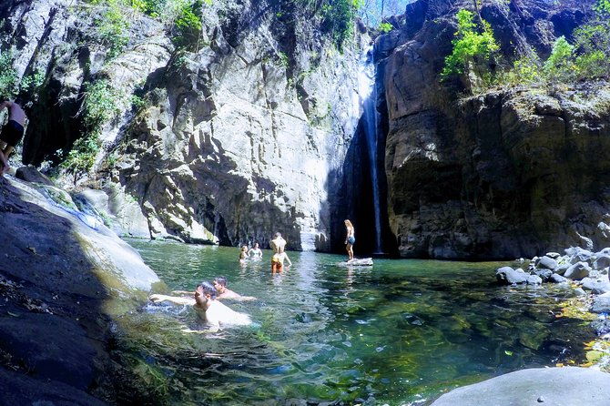 tamanique-waterfalls-cliffjumping-rockclimbing-hiking-and-swimming