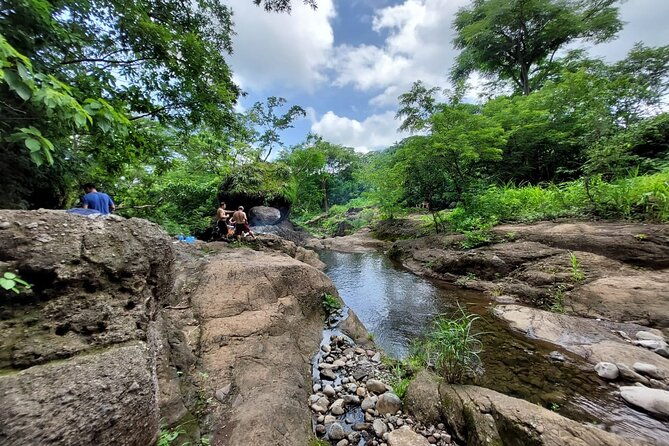 tamanique-waterfalls-complex-trek-el-tunco-beach