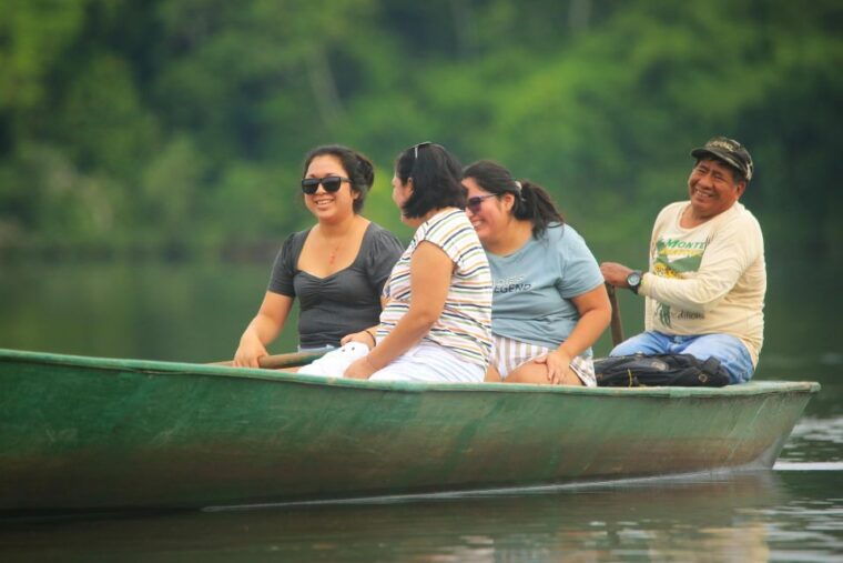 tambopata-macaw-claylick-andoval-lake-3-days-2-nights