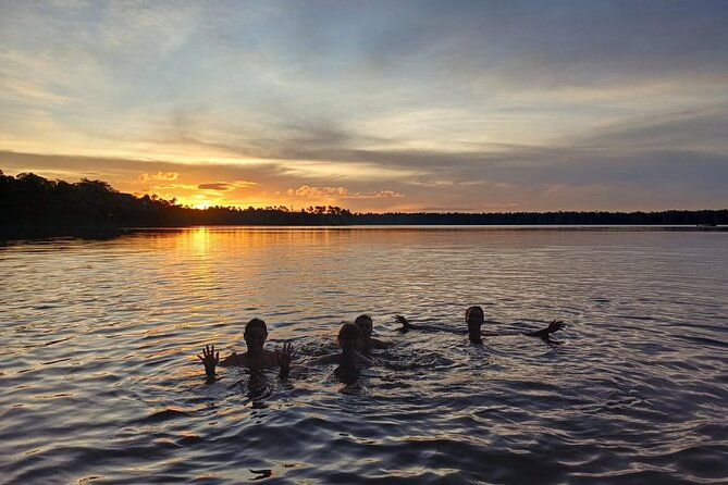 tambopata-sandoval-lake-and-parrot-clay-lick-3-days-2-nights