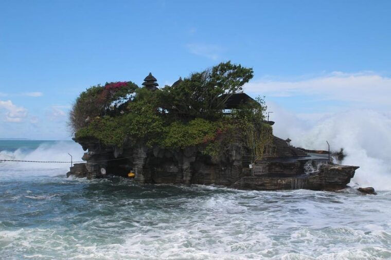 tanah-lot-jatiluwih-ulun-danu-beratan-fullday-private-tour
