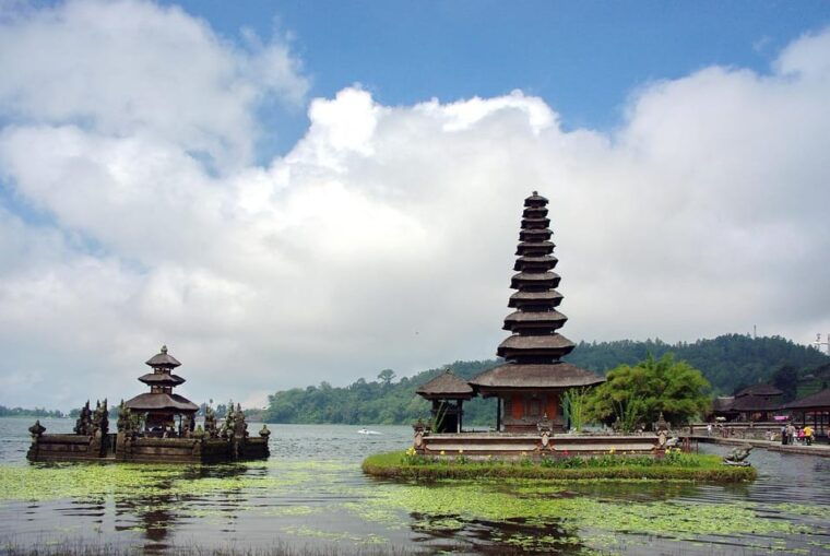 tanah-lot-jatiluwih-ulun-danu-beratan-fullday-private-tour