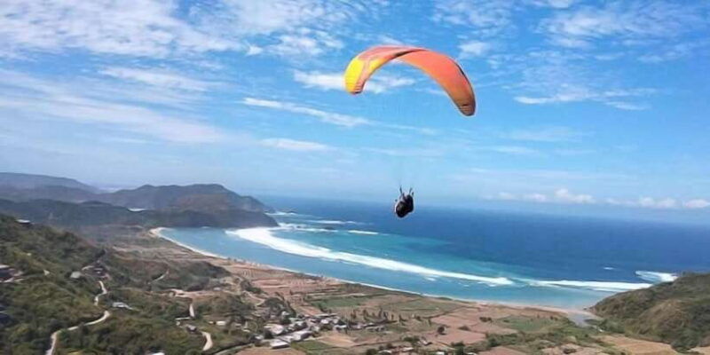 tandem-paragliding-adventure-in-lombok