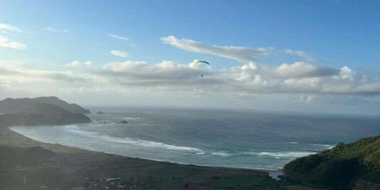 tandem-paragliding-adventure-in-lombok