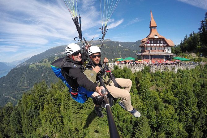 tandem-paragliding-experience-from-interlaken