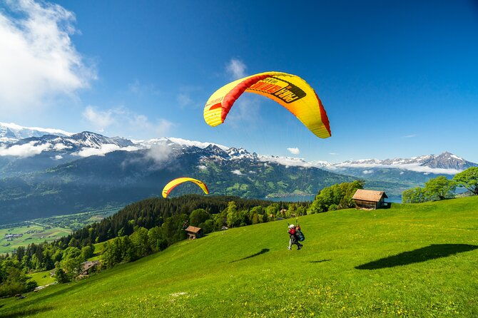 tandem-paragliding-experience-from-interlaken