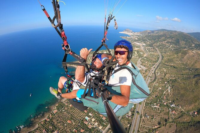 tandem-paragliding-flight-in-cefalu