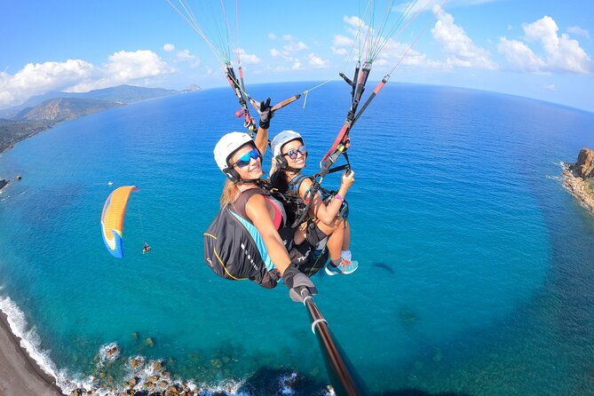 tandem-paragliding-flight-in-cefalu