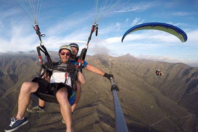 tandem-paragliding-flight-in-costa-adeje-from-1100m-2