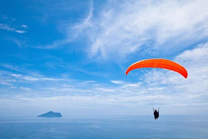 Tandem Paragliding Flight over Tenerife - An In-Depth Look at the Tenerife Tandem Paragliding Tour