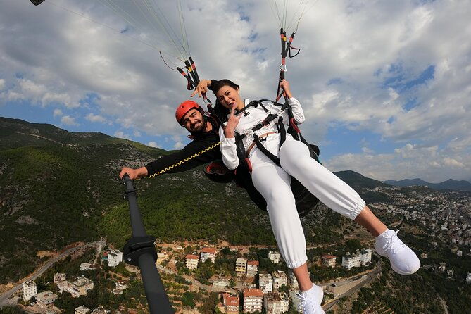 tandem-paragliding-in-alanya-with-professional-licensed-pilots