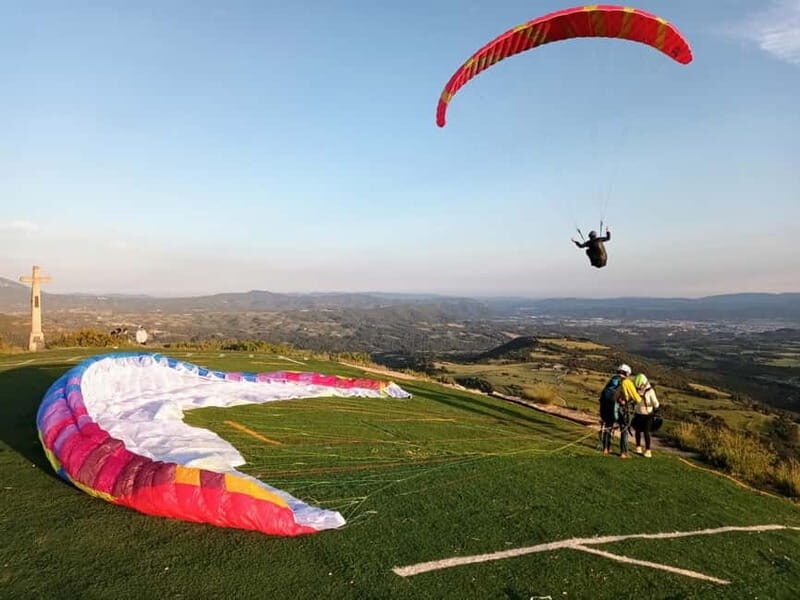 Tandem Paragliding over Barcelona + Transport - Key Points