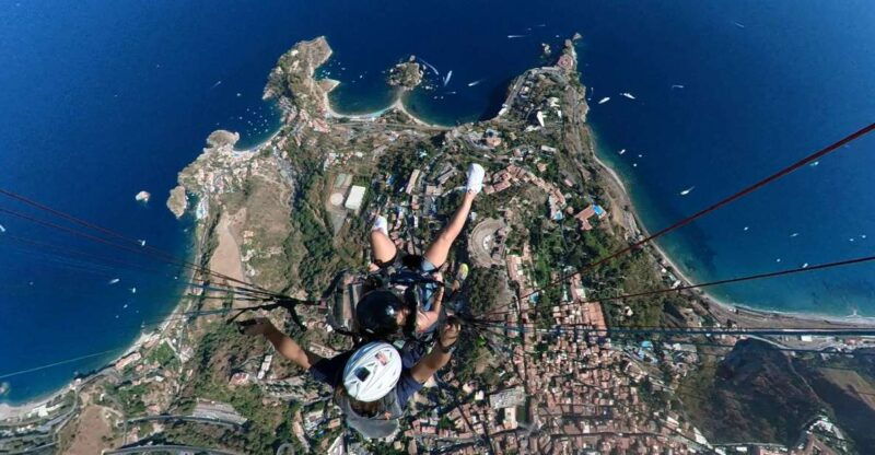 tandem-paragliding-taormina-video-photo-and-gopro-acrobatics