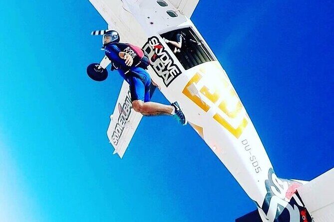 Tandem Skydive experience in Dubai - The Experience: What to Expect from Start to Finish  