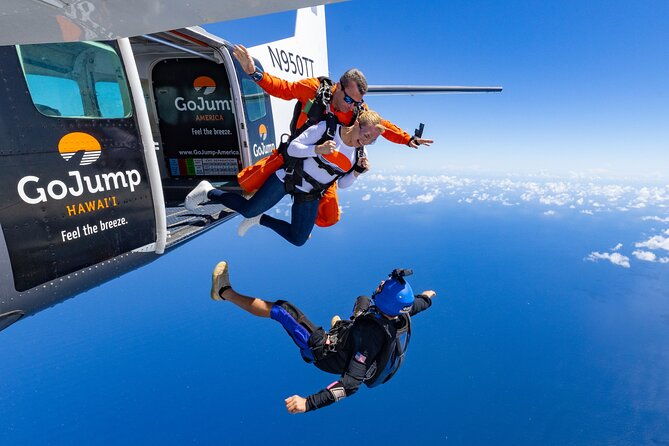 tandem-skydiving-with-gojump-in-hawaii