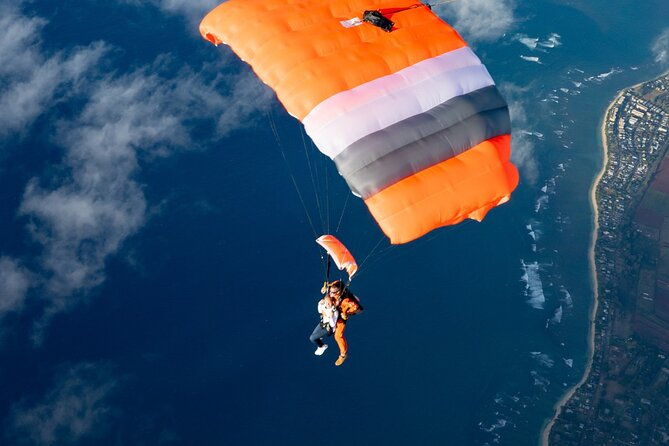 tandem-skydiving-with-gojump-in-hawaii