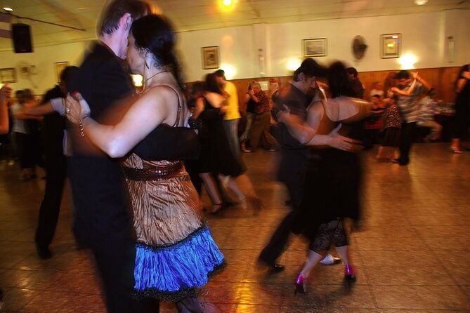 tango-in-buenos-aires-experience-of-milonga-empanadas-and-wine