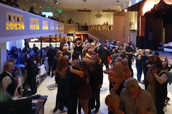 tango-in-buenos-aires-experience-of-milonga-empanadas-and-wine