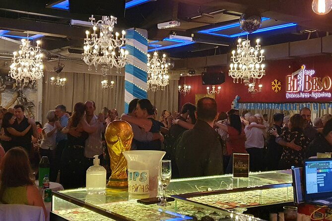 tango-in-buenos-aires-experience-of-milonga-empanadas-and-wine