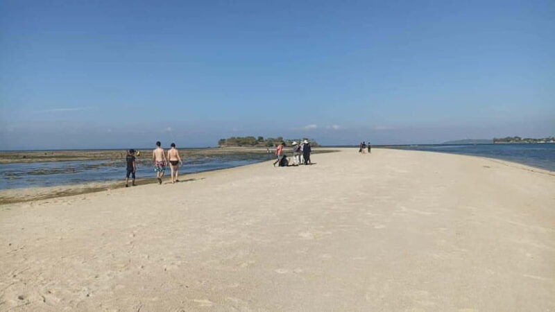 tangsi-beach-gili-gambir-and-gili-petelu-snorkeling-trip