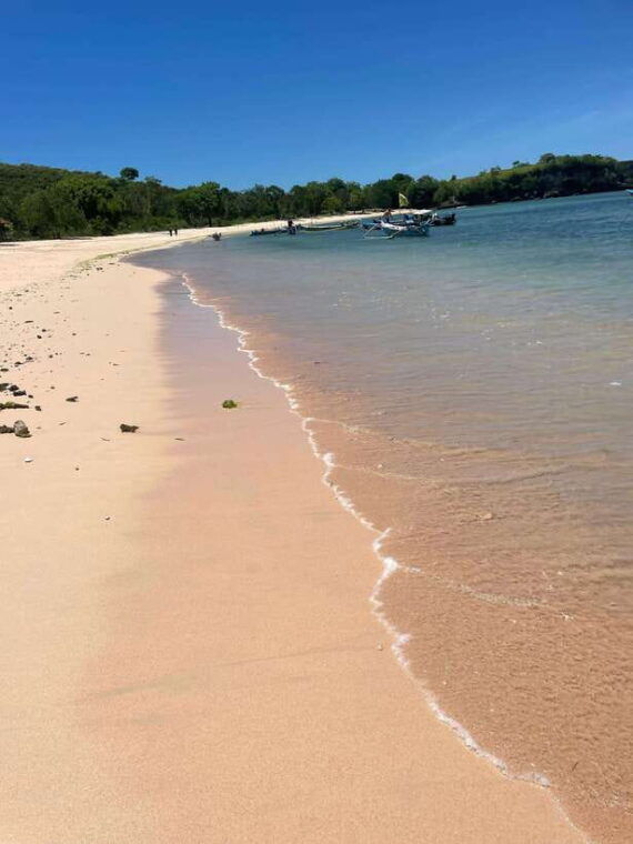 tangsi-beach-gili-gambir-and-gili-petelu-snorkeling-trip