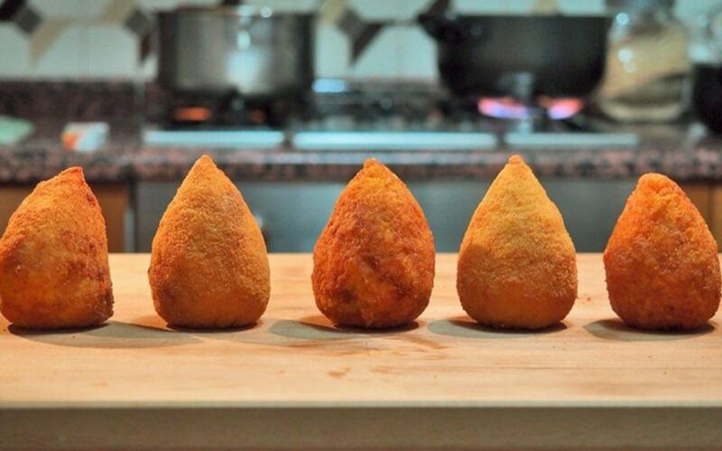 taormina-arancino-making-class-with-drinks