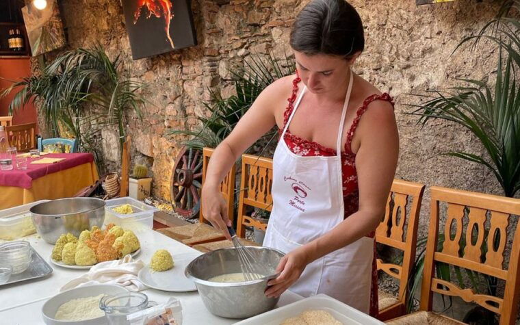 taormina-arancino-making-class-with-drinks