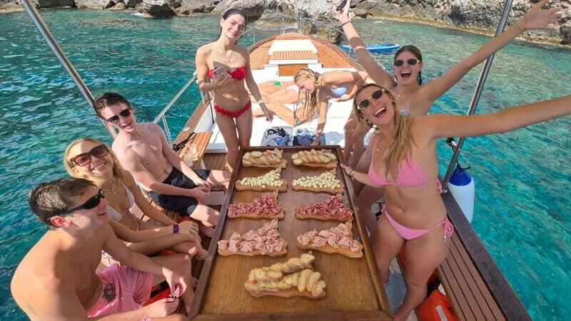 Taormina: Boat Tour with Sicilian Wine Tasting - Scenic Exploration of Taormina’s Coastline