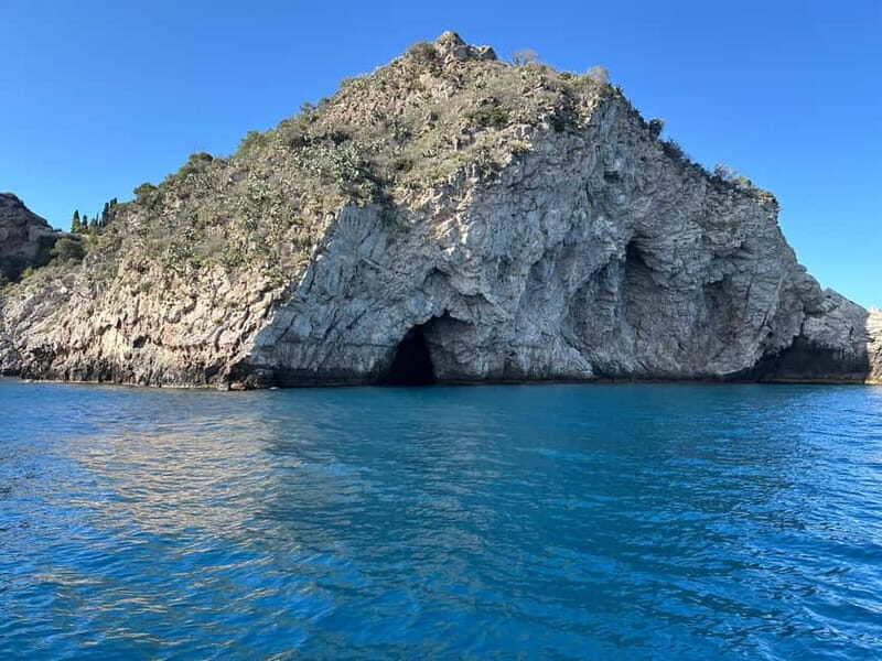 Taormina: Boat Tour with Sicilian Wine Tasting - Itinerary Breakdown