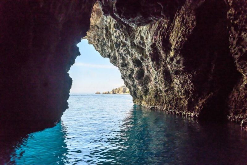 taormina-catamaran-tour-to-isolabella-with-aperitif