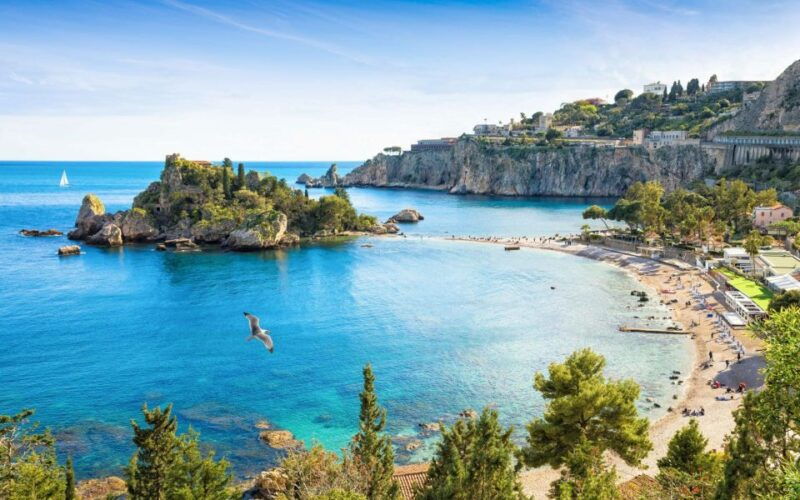 taormina-catamaran-tour-to-isolabella-with-aperitif