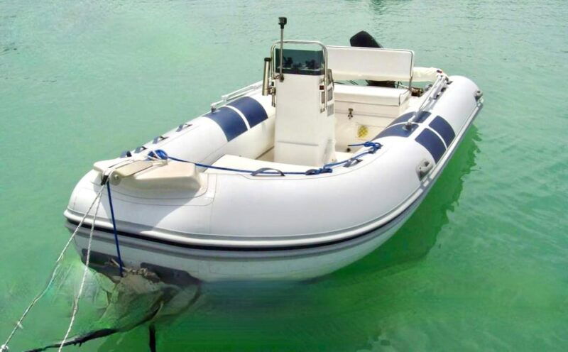 taormina-isola-bella-dinghy-boat