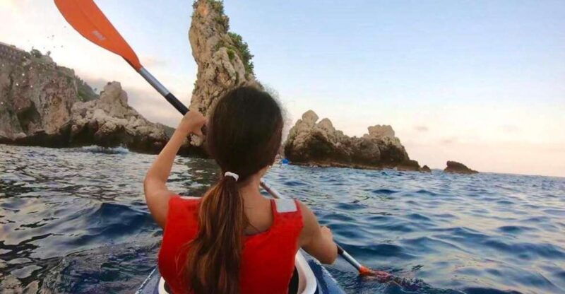 taormina-kayak-coastal-tour-to-isola-bella-and-blue-grotto