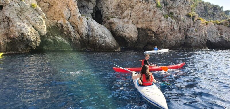 taormina-kayak-coastal-tour-to-isola-bella-and-blue-grotto