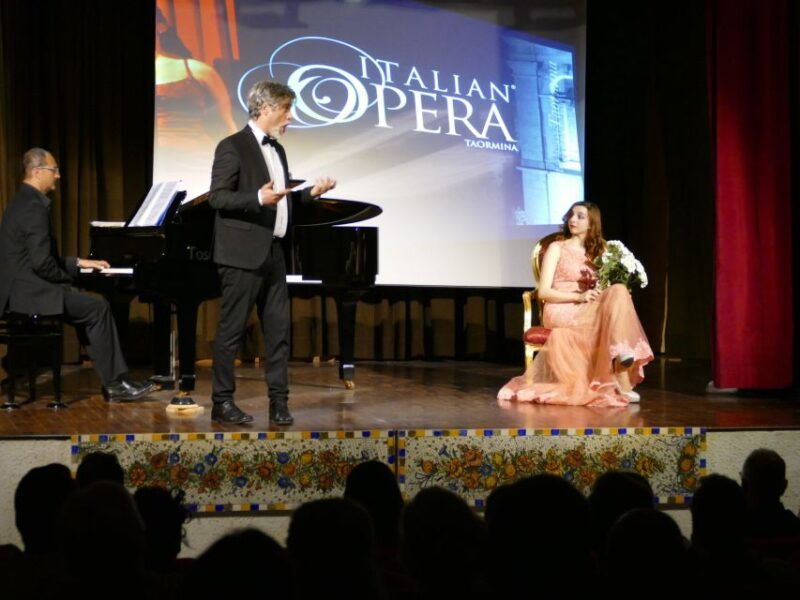 taormina-opera-performance-in-the-nazarena-theater