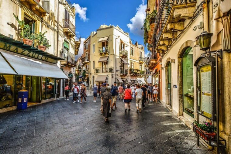 taormina-private-tour-with-english-romanian-spanish-french-italian-guide