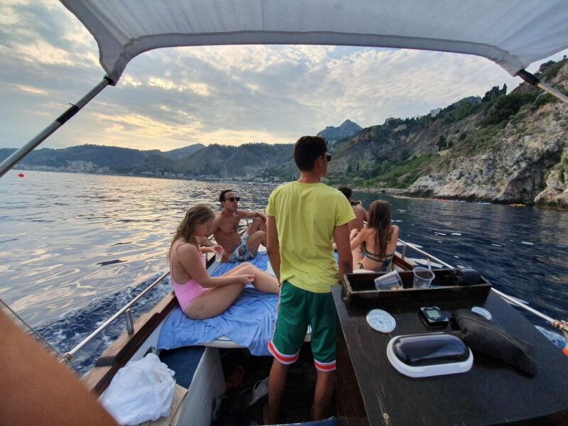 taormina-sunset-boat-tour-with-aperitif