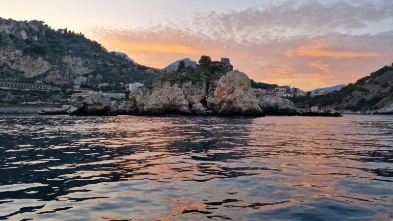 taormina-sunset-boat-tour-with-aperitif
