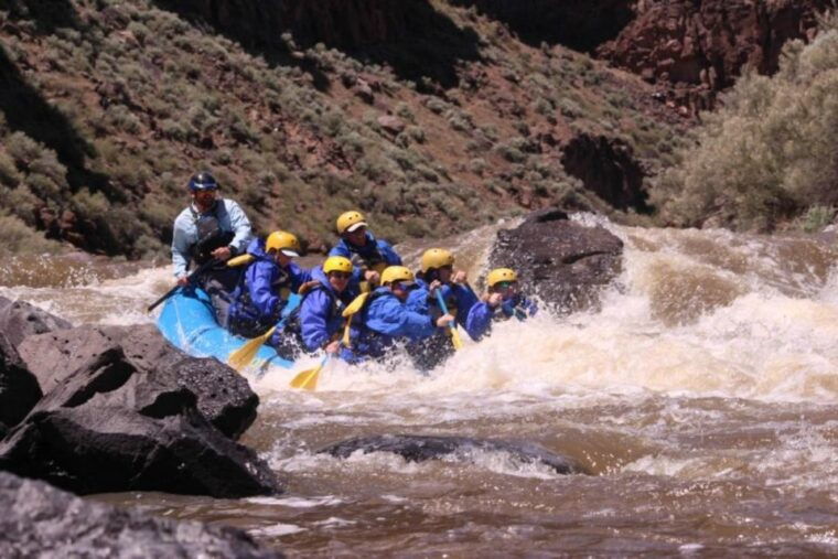 taos-santa-fe-rio-grande-class-iv-taos-box-rafting