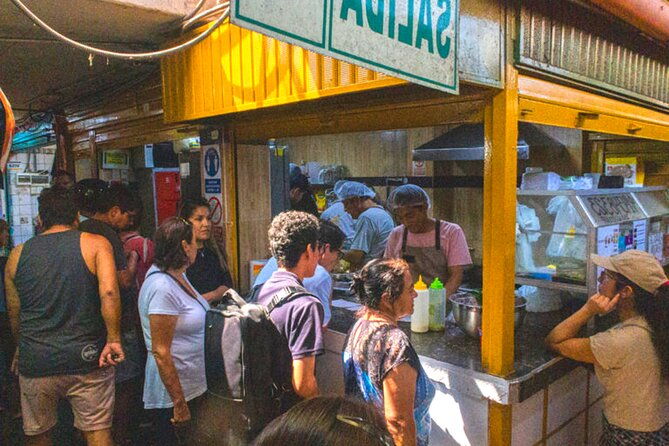 tapas-drinks-tuktuks-in-the-lima-largest-non-turisty-market