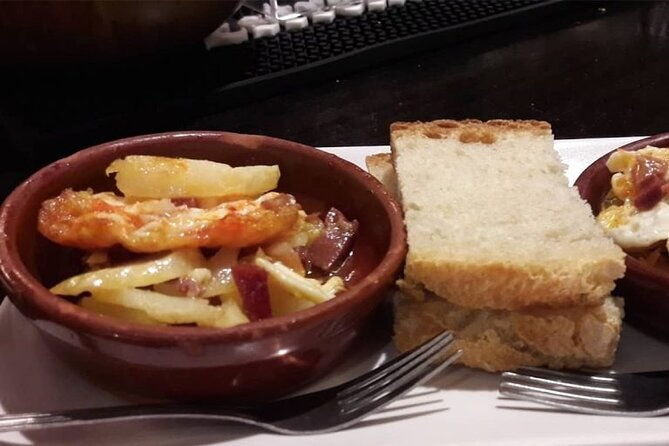 tapas-tour-with-drinks-and-tapas-included-at-old-town-of-santiago