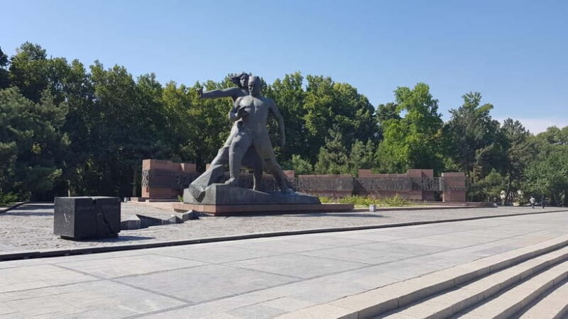 Tashkent: City History and Culture Tour with Market - Exploring Tashkent: What to Expect