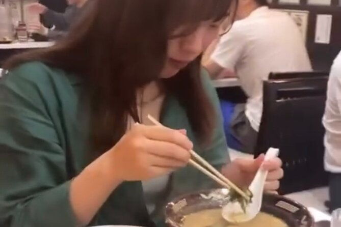 taste-and-compare-multiple-mini-ramen-tokyo-shibuya-tour