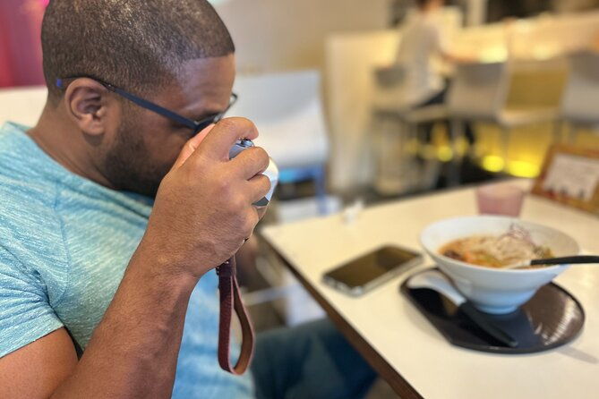 taste-and-compare-multiple-mini-ramen-tokyo-shibuya-tour