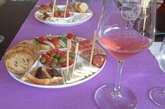 taste-of-korcula-by-mountain-bike-tour-local-produce-tasting