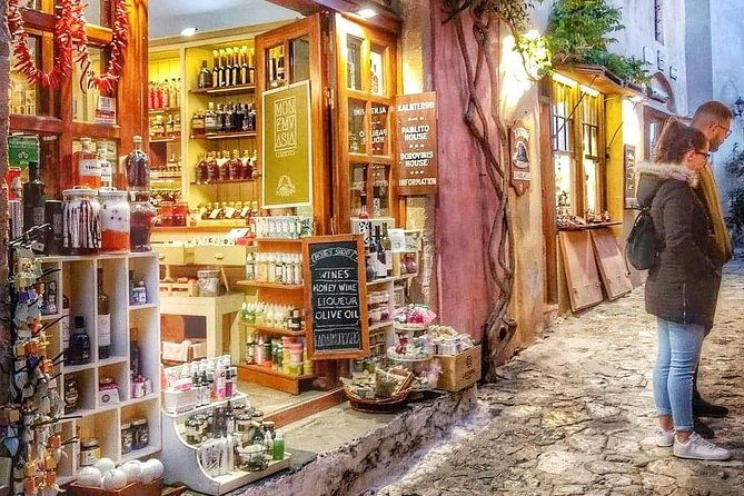 taste-the-best-monemvasia-has-to-offer-wine-liquors-olive-oil-bee-honey-2
