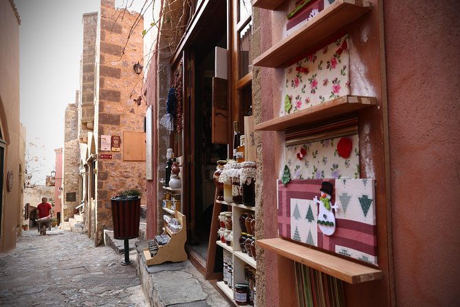 taste-the-best-monemvasia-has-to-offer-wine-liquors-olive-oil-bee-honey