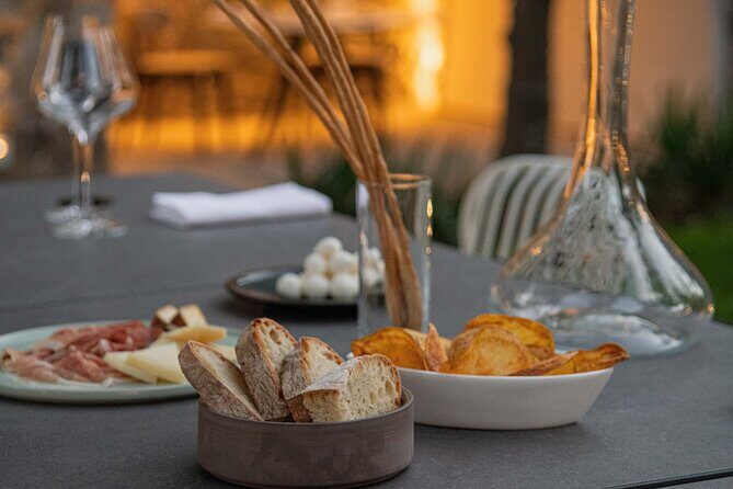 Tasting of 5 Wines with Typical Products in Sorrento - Key Points
