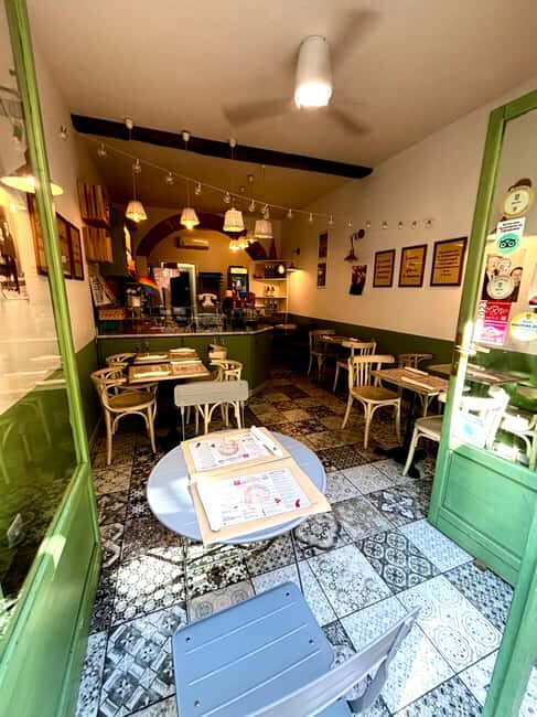 Tasting of Calabrian Friselle, historic pizzas, and Italian wines in Turin - Who Should Consider This Experience?  